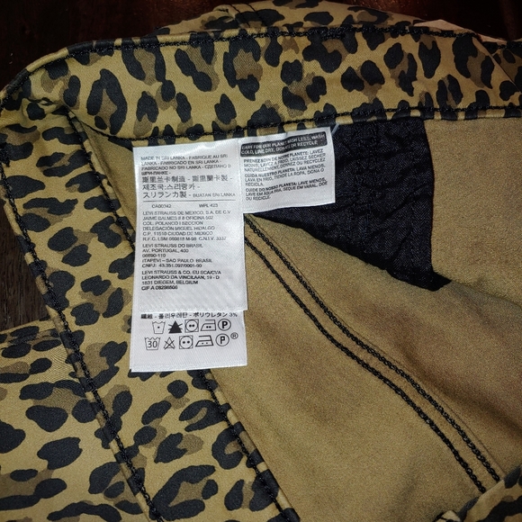Levi's Plus Size  Leopard Pants..Size Various - Picture 8 of 10